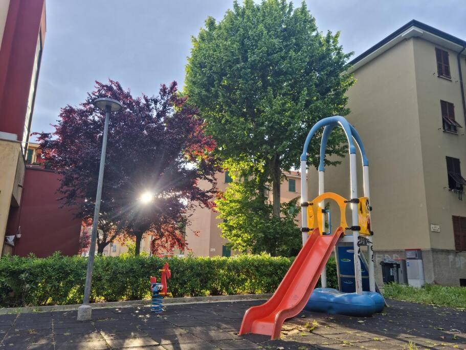 Appartamento Vista Giardino - L'Onda Blu La Spezia Luaran gambar