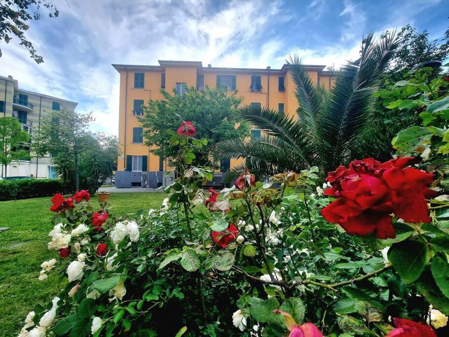 Appartamento Vista Giardino - L'Onda Blu La Spezia Luaran gambar