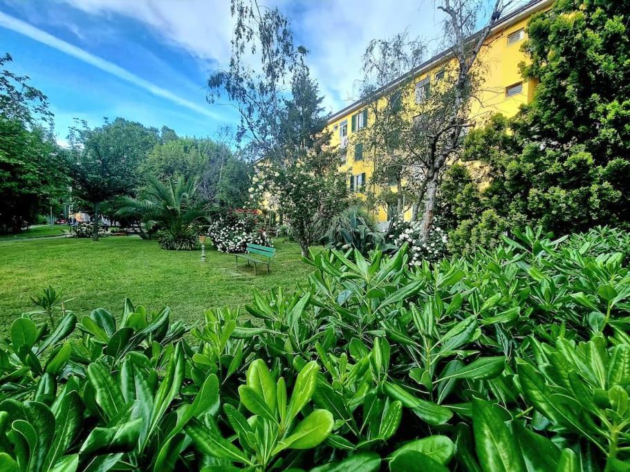 Appartamento Vista Giardino - L'Onda Blu La Spezia Luaran gambar